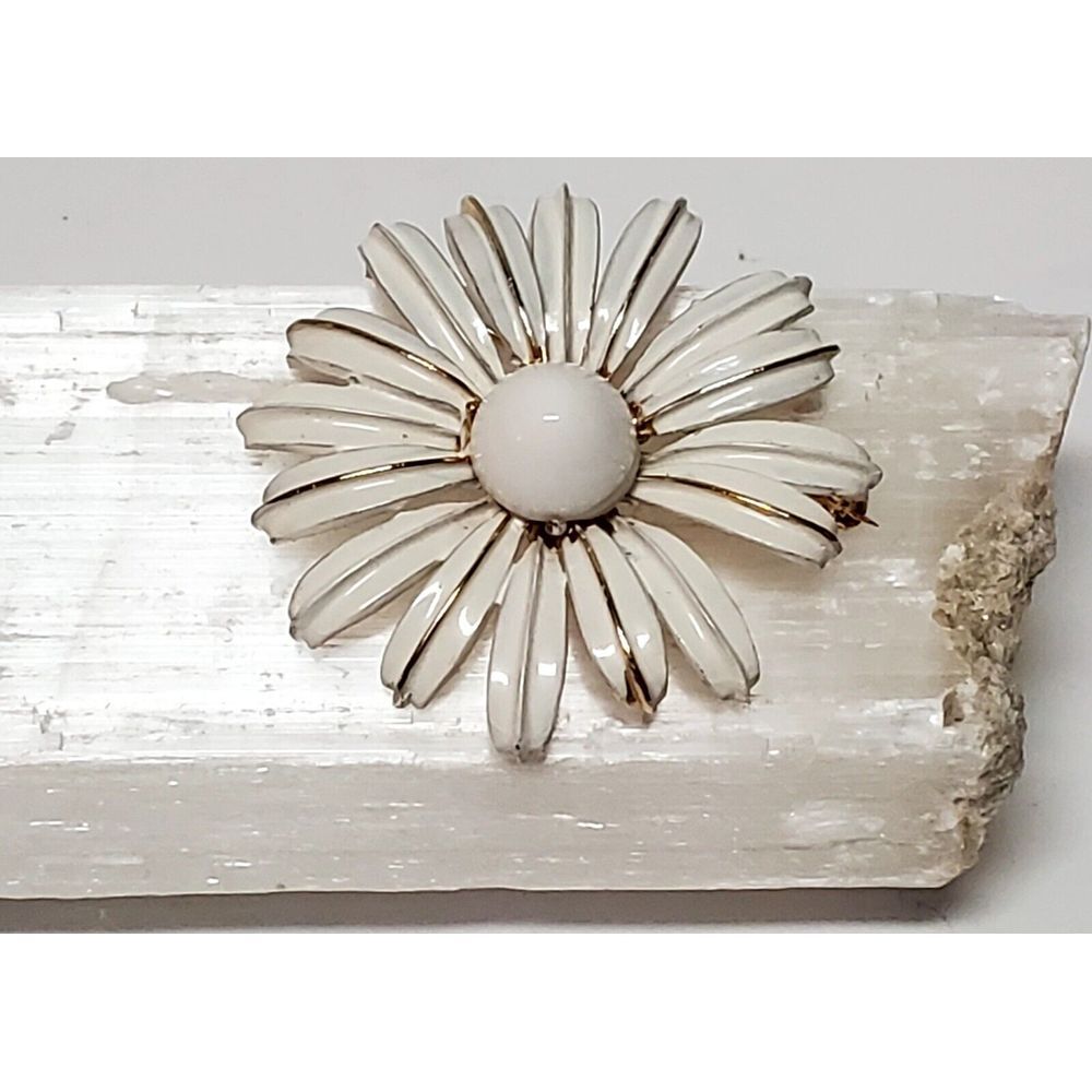 VTG Brooch PELL Signed Enamel Daisy Flower White Gold Tone Accent Gumdrop Pin